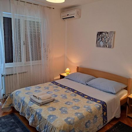 Accomodation Mirjana Rooms Porec Exterior photo