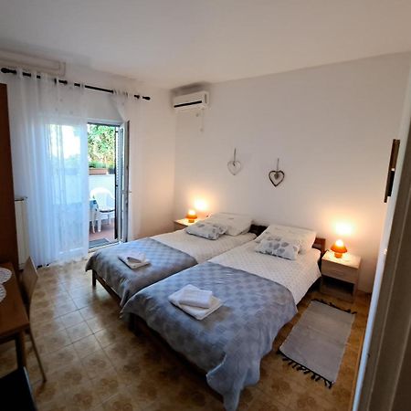 Accomodation Mirjana Rooms Porec Exterior photo