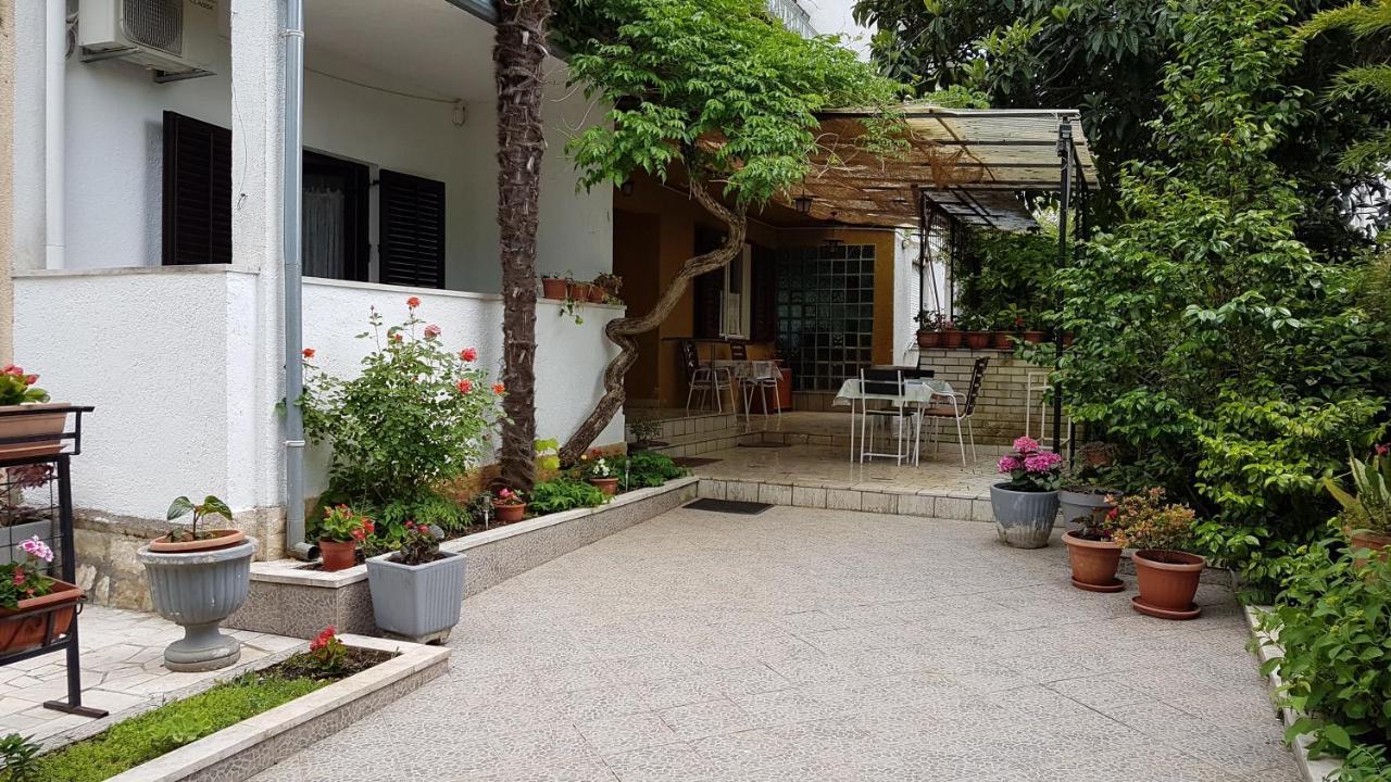 Accomodation Mirjana Rooms Porec Exterior photo